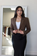 Load image into Gallery viewer, Essential Blazer // Brown
