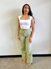 Load image into Gallery viewer, Ayla Cargo Pant// Sage

