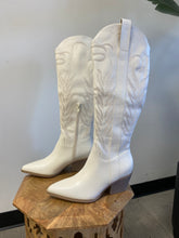 Load image into Gallery viewer, The Kenny Boots

